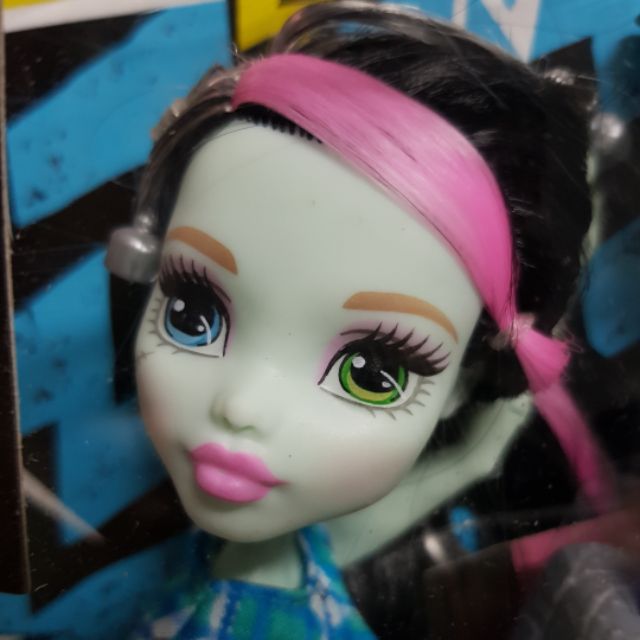 พร้อมส่งในไทย  - ส่งฟรี  เซ็ททำผม Monster High Voltageous Hair Frankie Stein Doll