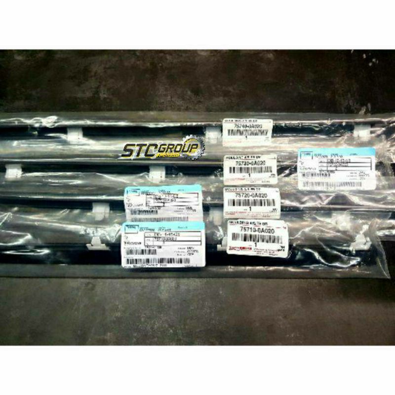 คิ้วรีดน้ำเส้นนอก [ โครมเมี่ยม ] Toyota Soluna AL50 มุมส้ม / หยดน้ำ ( Toyota แท้ศูนย์ 100% ) ปี 1997 –  2002