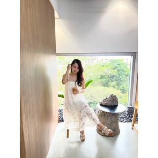 ใส่โค้ด OBSEP100 ลดเหลือ 501.-  Plsme.bkk 〰 “Cami dress”