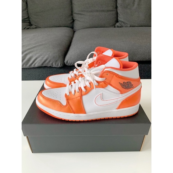 orange aj1