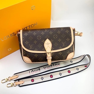 LOUIS VUITTON JIBESHIERU MONOGRAM CANVAS WITH TWO-TONE LOGO STRAP CROSSBODY BAG กระเป๋าสะพายข้างครอสบอดี้ หลุยส์วิตตอง