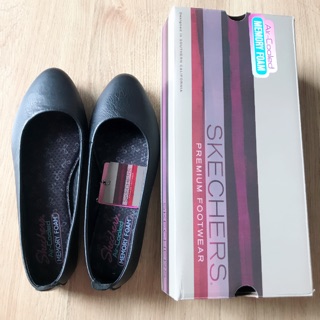 🌟พร้อมส่ง🌟SKECHERS Air-Cooled Memory Foam รองเท้าคัชชู สีดำล้วน หนังนิ่ม ใส่สบายสุดๆ