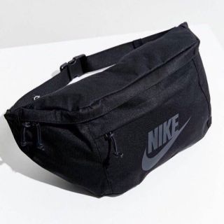 แท้. Brand : NIKE รุ่น TECH HIP PACK
Detail