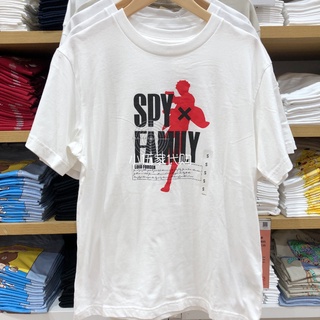 เสื้อยืดแขนสั้น พิมพ์ลายอนิเมะ Uniqlo UT spy play house สําหรับผู้ชาย และผู้หญิง 451868 451356