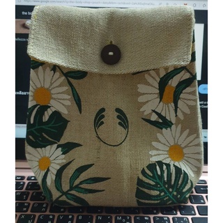 พร้อมส่ง the body shop pouch daisy กระเป๋าใส่เครื่องสำอาง ใส่ของจุกจิก