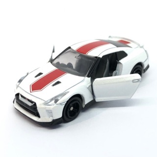 รถเหล็ก รถของเล่น TOMICA NISSAN GT-R 1/62  (unbox - ไม่มีกล่อง)