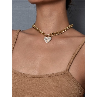 XUYU Simple Love Clavicle Chain Simple Necklace steel peach heart necklace retro heart-shaped love pendant clavicle chain