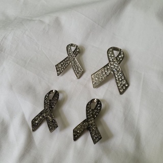 Black ribbon brooch เข็มกลัดไว้อาลัย เข็มกลัดริบบิ้นดำ