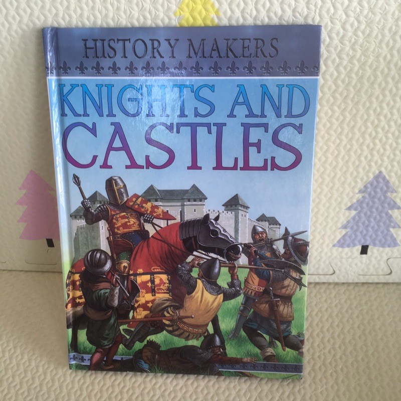 KNIGHTS AND  CASTLES ปกแข็งมือสอง-ae1/2