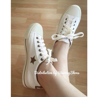 ผ้าใบสไตล์ Converse งานดี ขอบรองเท้าบุผ้าด้วยหนังนิ่ม ไม่กัดเท้า แต่งโลโก้ด้วยหนัง พื้นอย่างดี  สีสว