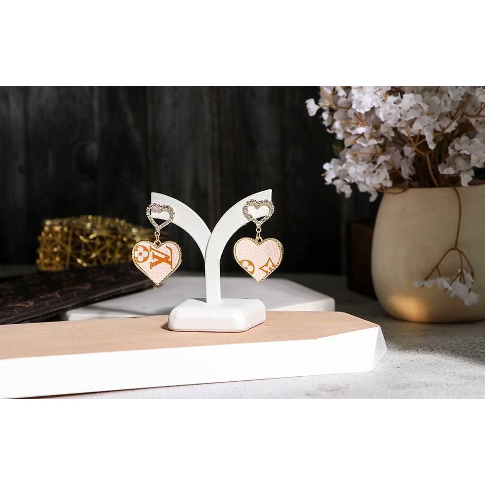 ต่างหู LV หัวใจชมพู (A08)