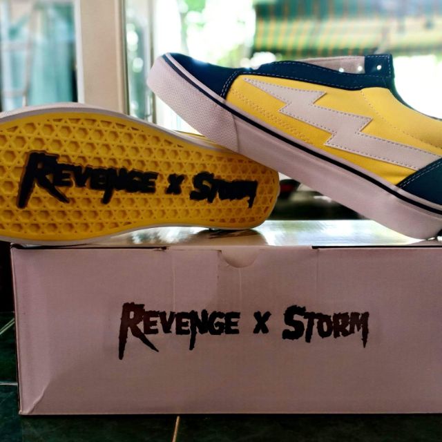 ขาย รองเท้า Revenge x storm