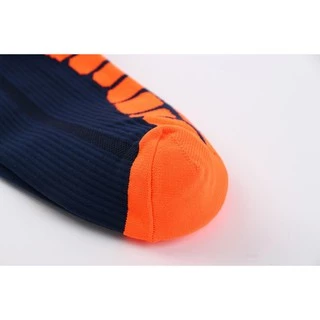 ถุงเท้ายาวรัดกล้ามเนื้อ Knee high compression socks มีสองขนาด พร้อมส่งจากไทย