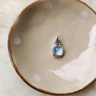 Rainbow​ Moonstone​​ Pendant​ จี้มูนสโตนสีรุ้ง​ทรงเหลี่ยม​หายาก​ ตัวเรือน​เงิน​แท้​ 925