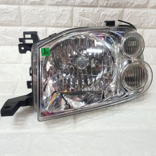 ไฟหน้า นิสสัน ฟรอนเทียร์ เลนส์ขาวล้วน Head Lamp Nissan Frontier ยี่ห้อ DIAMOND ฟรอนเทีย ฟอนเทีย