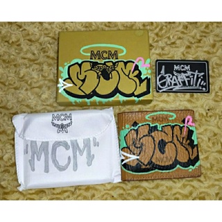 กระเป๋าสตางค์ MCM GRAFFITI กล่อง การ์ด ถุงผ้า แถมจัดส่งฟรีค่ะ