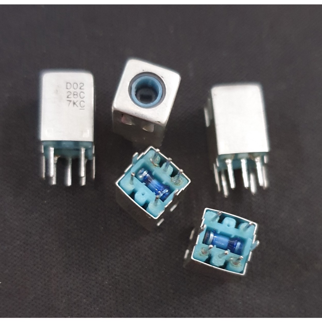 IF Coil 3+2 Pin Plus แกนด้านในสําหรับสัญญาณทีวีและวิทยุ - ขนาดร่างกาย 0.7 ซม. x 0.7 ซม. x 1 ซม.
