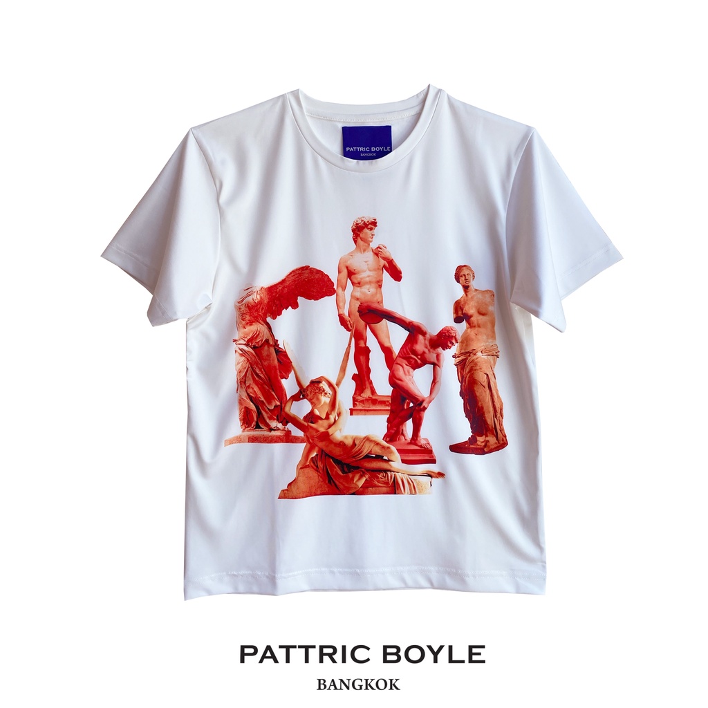 PATTRIC BOYLE / SC / SCULPTURE BLUE AND WHITE T-SHIRT / เสื้อยืด แขนสั้น สีขาว พิมพ์ลาย รูปปั้น แพล 