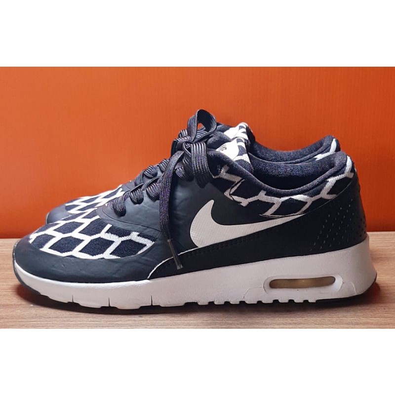 รองเท้าเด็กมือสองของแทั NIKE 22.5cm