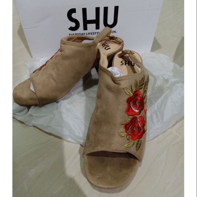 👗รองเท้าshu👗(ใส่ครั้งเดียว) SIZE: 37