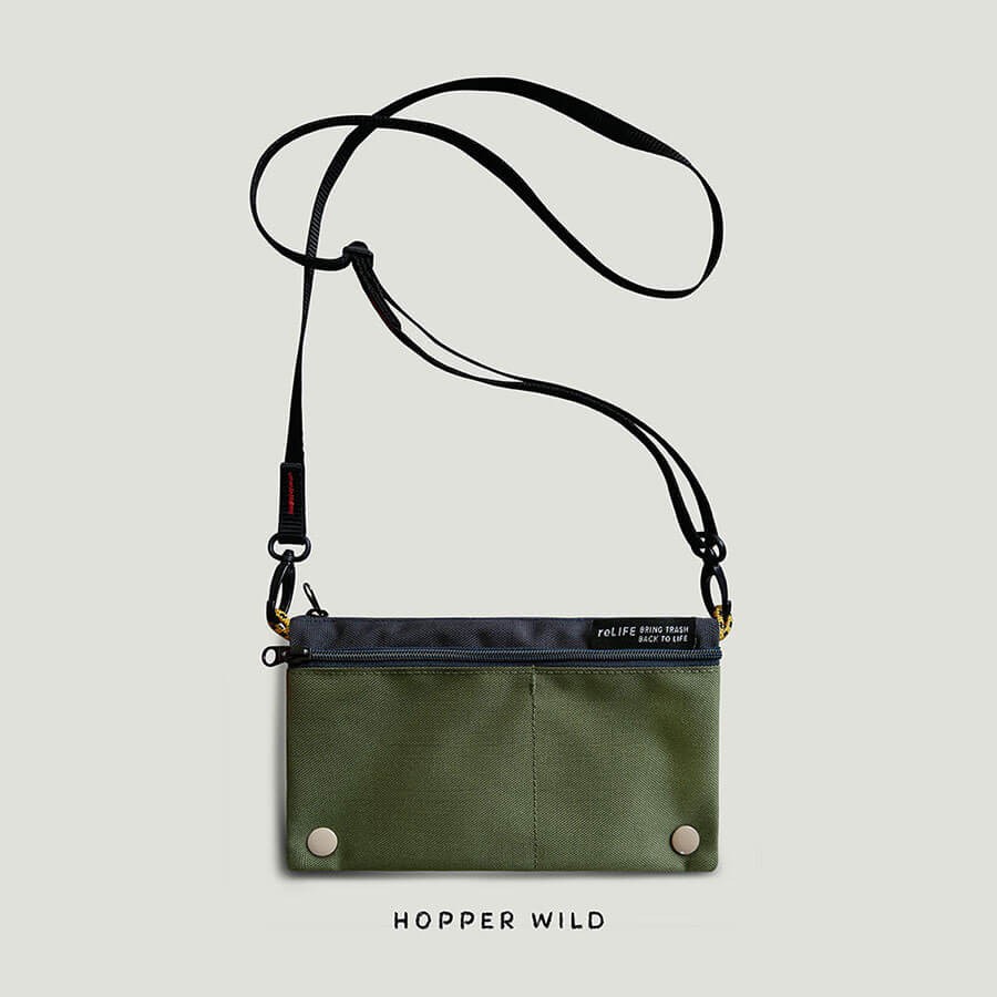 1150 บาท Hopper relife wild sling bag กระเป๋าสะพายข้างรุ่นฮอปเปอร์ / กระเป๋าสตางค์ Men Bags