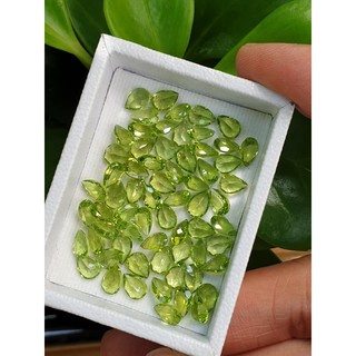 พลอยเพอริดอท Natural Peridot ทรงหยดน้ำ 7x5 มม. สีเขียวใบตอง ไฟเพชร สวยมากๆ ( 1 ชุด มี 10 กะรัตค่ะ )