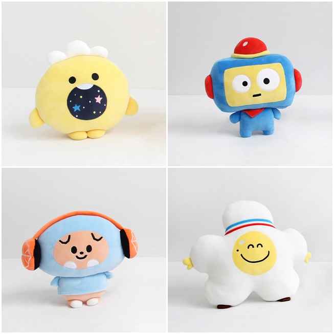 アイドル TRUZ x NARA HOMEDECO FLAT CUSHION ROMY 予約/送料無料】TRUZ 4種セット FLAT CUSHION+FACE CUSHION+