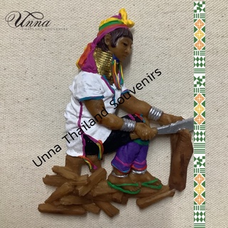 แม่เหล็กติดตู้เย็น กะเหรี่ยงคอยาว ทำอาหาร วัสดุเรซิน พื้นขาว เพ้นท์มือ handmade hill tribe fridge magnet Thai souvenirs