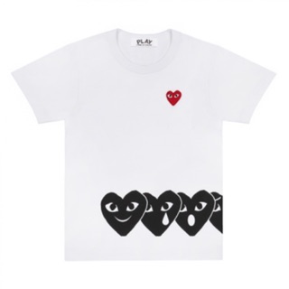 เสื้อยืดแขนสั้นสีขาวหัวใจปลายเสื้อ Play COMME des GARCONS Emoji Collection สำหรับผู้หญิง