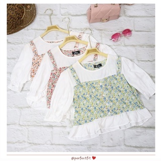 Perfectfitstyle : เสื้อแขนตุ๊กตา ทรงครอป ลายดอกไม้ (A52)