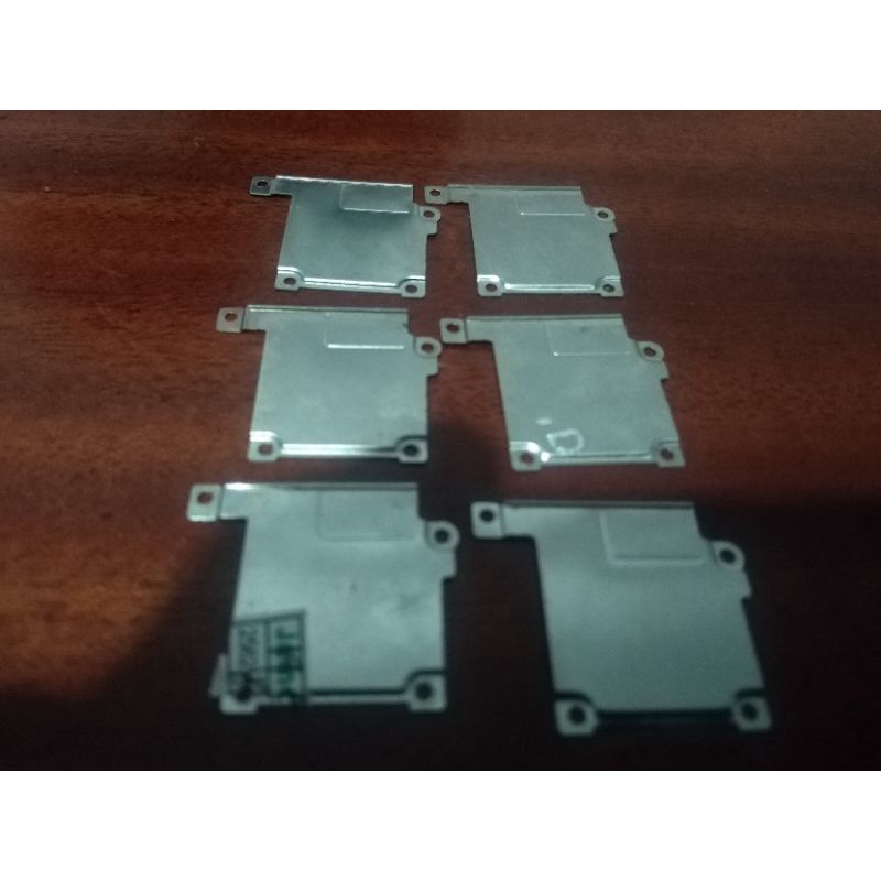 แผ่นเหล็ก​ครอบสายแพรไอโฟน5s#มือสอง