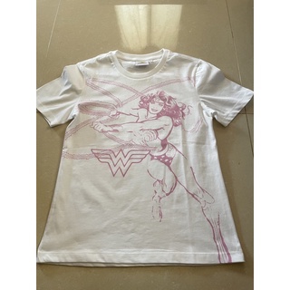 เสื้อยืดสีขาวลายมาเวล