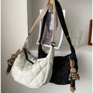 (w211)กระเป๋าสะพายข้าง ลายตารางนวมใบใหญ่ สายหนา ทน vgetbag