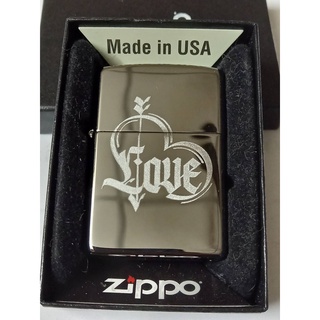 ZIPPO 49428 LOVE DESIGN สีเงิน ผิวโครเมี่ยมขัดเงา ลายแบบเลเซอร์ ของใหม่ไม่ผ่านการใช้งาน มาพร้อมกล่อง รับประกันของแท้