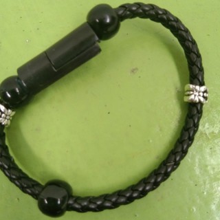 สร้อยข้อมือ สายUSB สายชาร์จแบต สายชาร์จเเบตเตอรี่ สีดำ *มีของพร้อมส่ง*NEW!!!