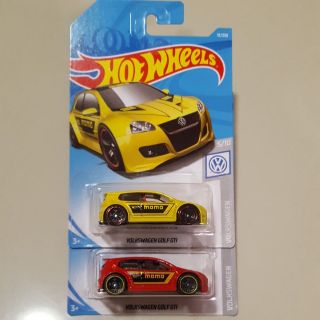 รถ 2 คัน volkswagen golf gti hotwheels