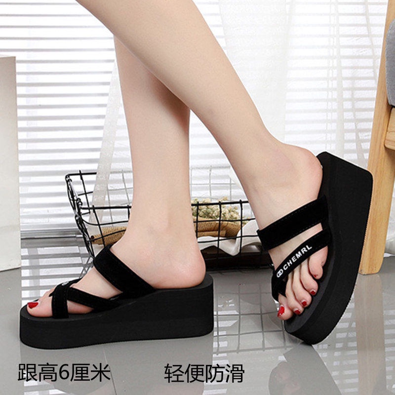 รองเท้าแตะผู้หญิงฤดูร้อนสวมใส่ด้านนอกส้นสูงส้นหนาSoled Anti-Slip Flip-Flopsแฟชั่นAll-Matchรองเท้าแตะชายหาดรองเท้าแตะ