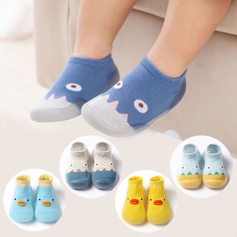 รองเท้าพื้นยางกันลื่น รองเท้าเด็ก รองเท้าหัดเดิน ลายน่ารัก