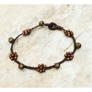 สร้อยข้อเท้า สร้อยข้อมือ ลายดอกเดซี่่ ร้อยสลับกระดิ่ง งานแฮนด์เมด เชือกเทียน โบโฮ โบฮีเมียน เรกเก้ Handmade Anklet