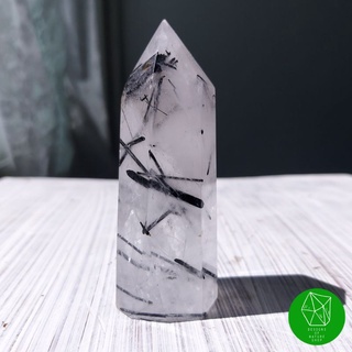 แบล็คทัวร์มาลีนในควอตซ์​ใส หรือแก้วขนเหล็กทรงแท่งหกเหลี่ยม Black Tourmaline in Quartz