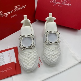 Roger sneaker รุ่นเพชร (สีขาว)