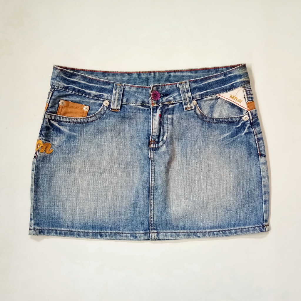กระโปรงยีนส์ REPLAY Denim skirt jeans มือ2 เอว 34" งานปักด้านหลังSwagมาก ยีนส์อิตาลี่ สภาพดี สวยมาก 
