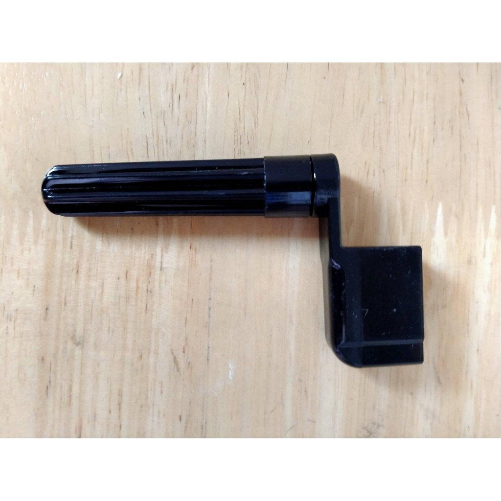 Alice ที่หมุนลูกบิดสายกีต้าร์ (สีดำ)