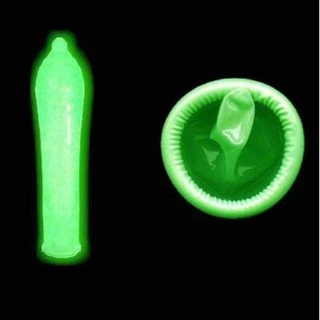 ์Night light condom ถุงยางอนามัยเรืองแสง (50-52-54mm) จัดส่ง 1-2 วัน ไม่ระบุชื่อสินค้า 3+4 ชิ้น/กล่อง