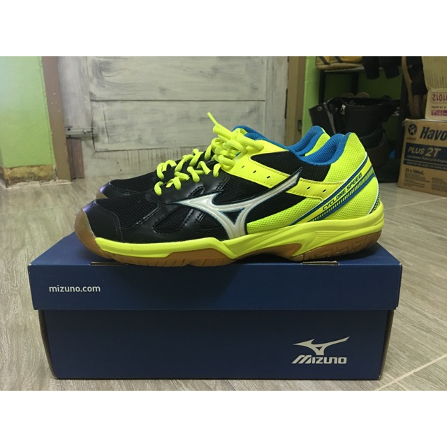 รองเท้ามือสอง Mizuno แท้ สภาพ 99% ใช้งาน 2-3 ครั้ง พร้อมกล่อง. รวมส่ง 1800฿