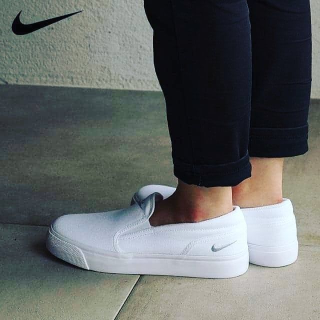 Nike wmns toki slip on canvas