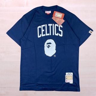 เสื้อยืดผู้ A BATHING APE เสื้อยืด พิมพ์ลาย APE BAPE X CELTICS NAVY สีกรมท่า สําหรับอาบน้ํา S-5XL