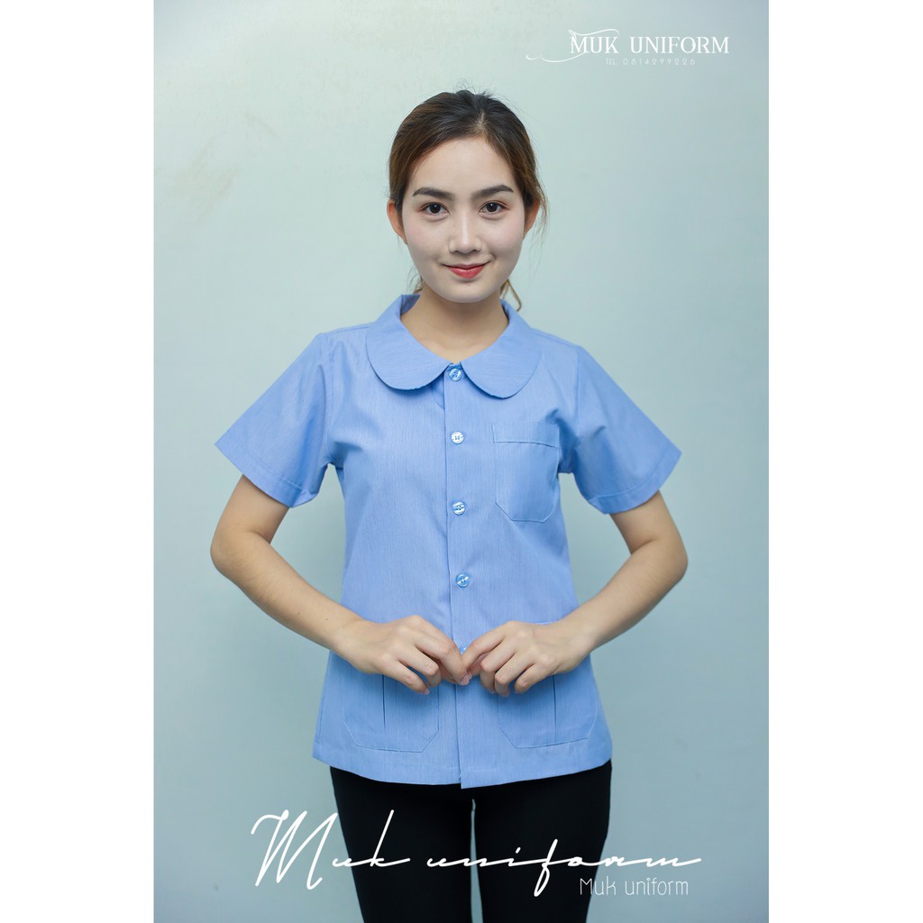 ( Live 11.30 – 13.00 น.ทุกวัน ) เสื้อกาวน์ ฟ้าริ้ว คอบัว แขนสั้น ฟ้า-ขาว ไม่มีโลโก้ มุกยูนิฟอร์ม