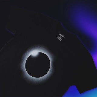 เสื้อยืดผ้าฝ้ายพิมพ์ลายแฟชั่นbank’s Solar Eclipse Black T-Shirt เสิ้อยืดสีดำ เสื้อยืดคอกลม เสื้อยืดคุณภาพดี