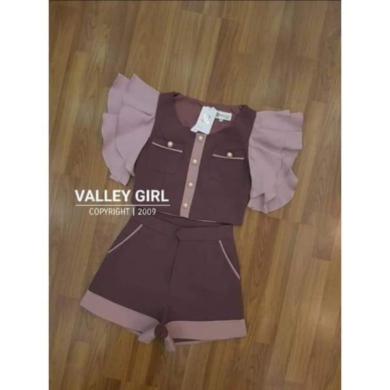 ชุดเซ็ทกางเกงขาสั้นเสื้อแขนกุดระบาย งานป้าย Valley Girl